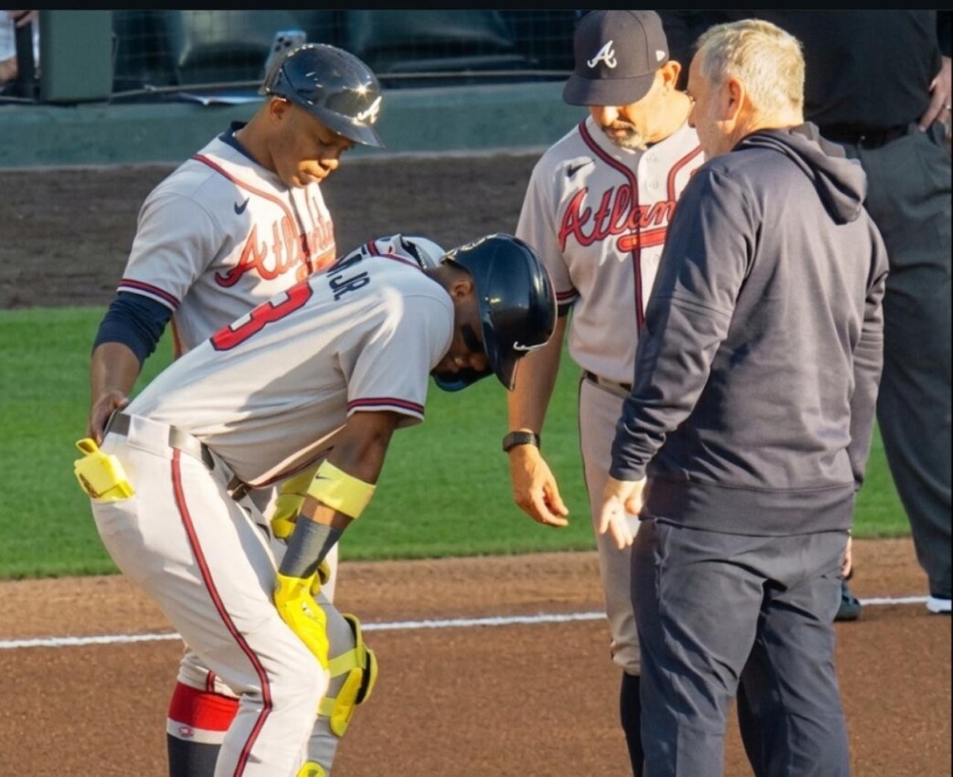 Alarma en Atlanta: Ronald Acuña Jr. abandona juego por lesión