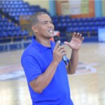 Árbitro Erick Martínez sufre ACV en medio de partido en la LNB