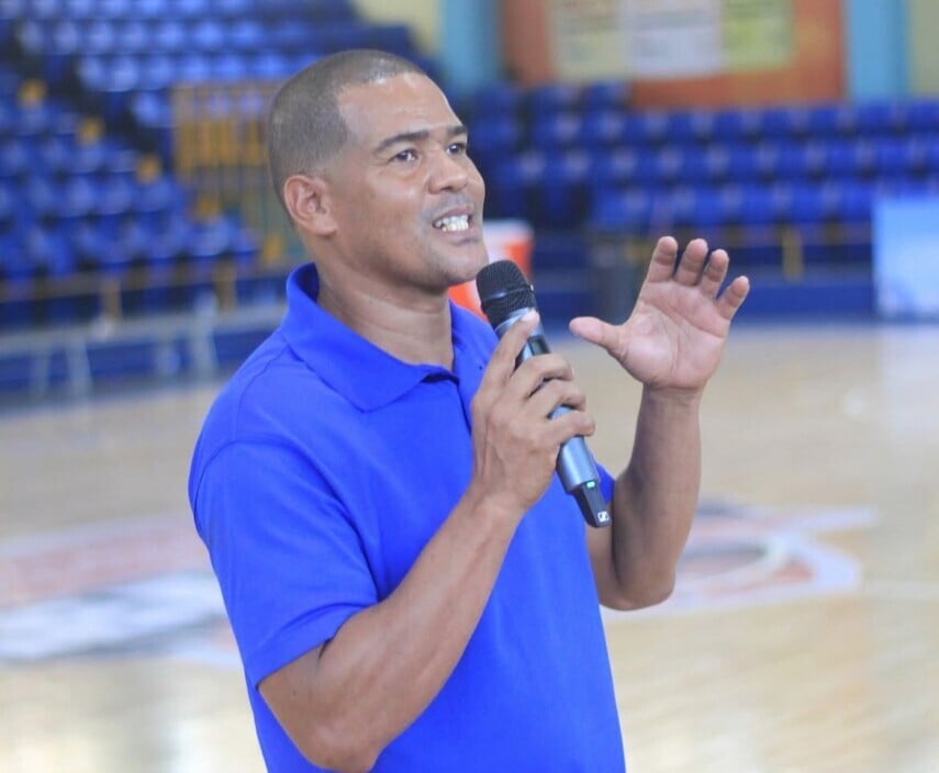 Árbitro Erick Martínez está en estado estable