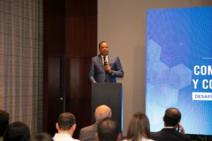 Eddy Alcántara advierte impacto del contrabando en economía y salud