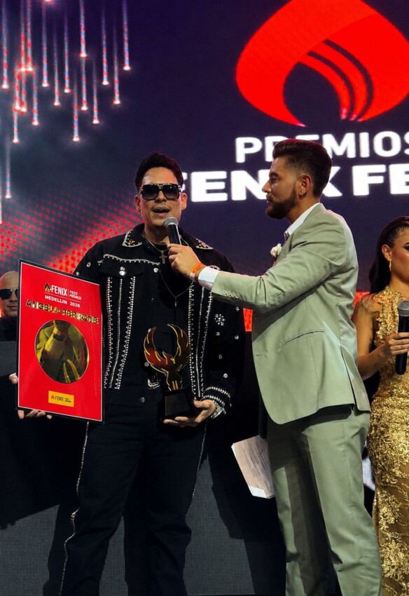 Angelo Perrone se presentó durante la premiación. 