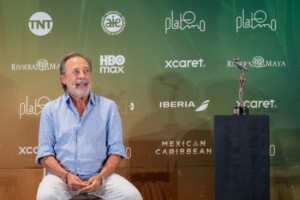 Guillermo Francella agradece el galardón de Honor de Premios PLATINO Xcaret 2026