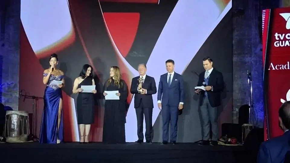 SIN) fue reconocido en Guatemala con el premio Iris América, otorgado por la Academia Española de la Televisión