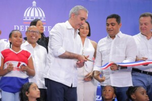 Con inversión de RD$54 millones, Gobierno remoza histórico Club Los Cachorros de Cristo Rey