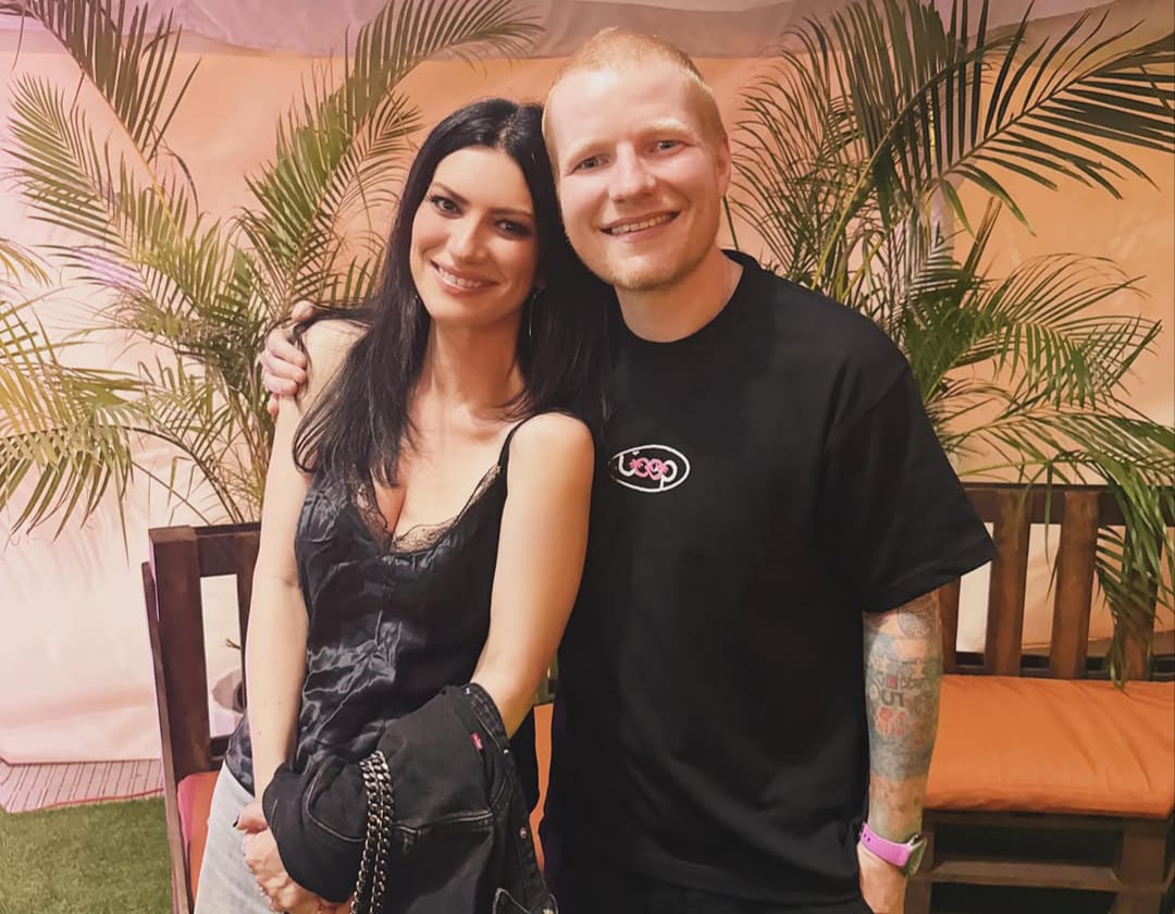 Tras asistir al concierto de Ed Sheeran, Laura Pausini se prepara para cantar hoy