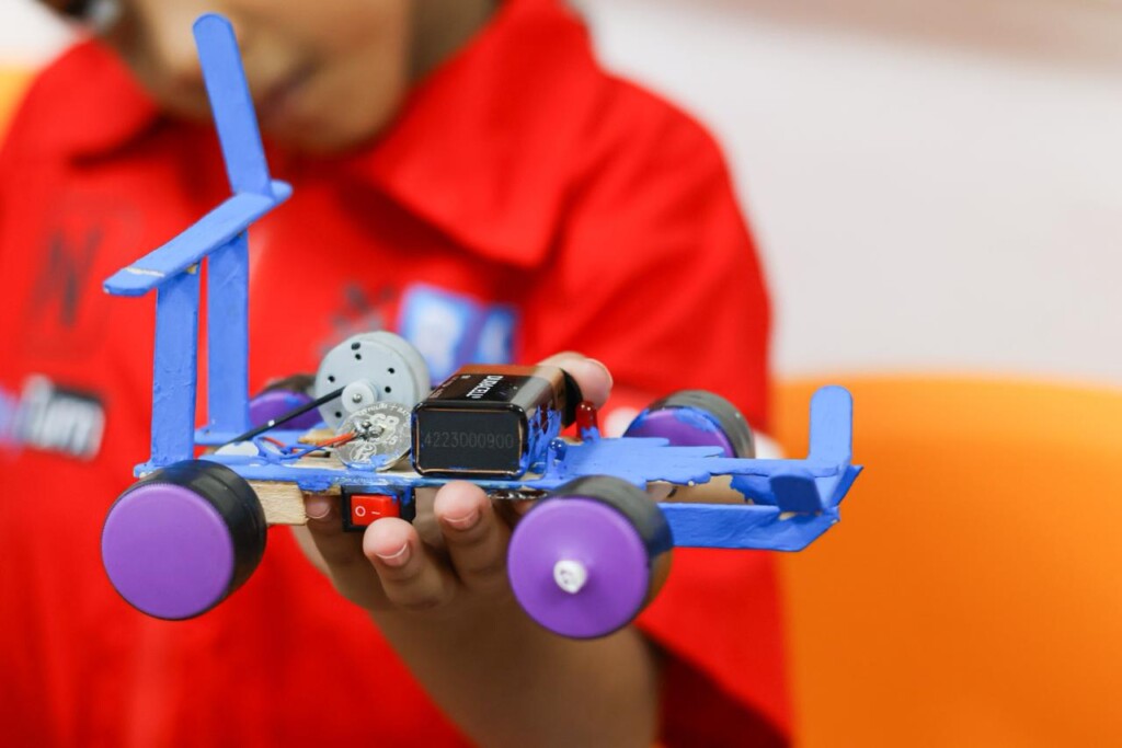 Robots, ideas y talento: Colegio apuesta por la innovación estudiantil