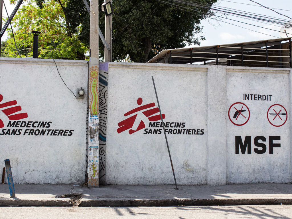 Cientos de personas huyeron de varias áreas al norte de Puerto Príncipe ante los enfrentamientos entre grupos armados, que han dejado al menos 40 heridos