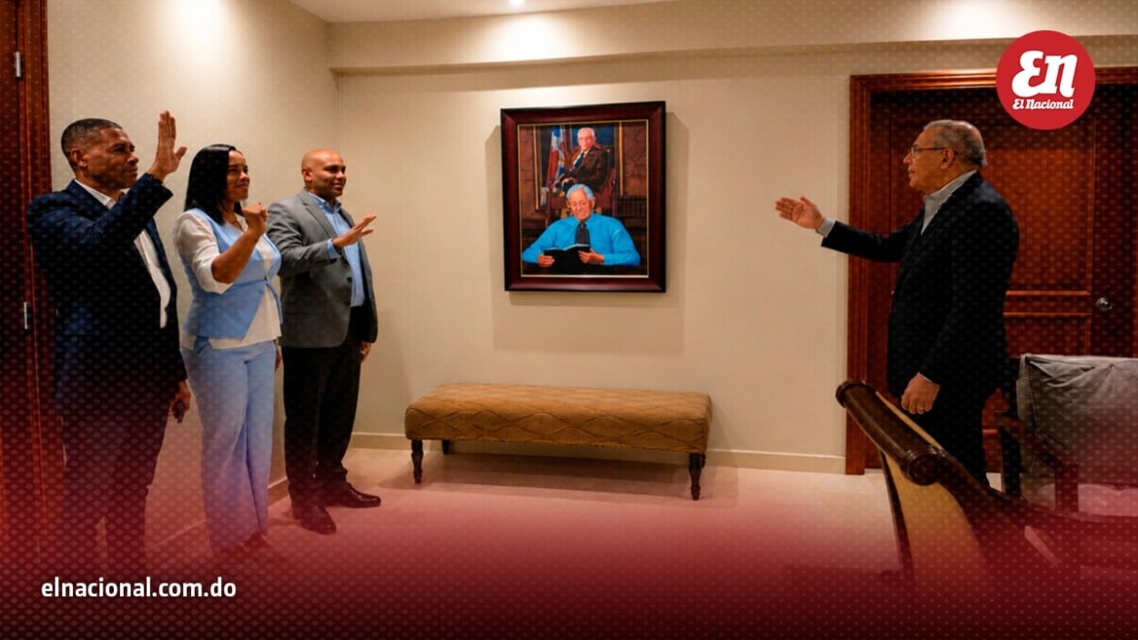 Danilo juramenta a otros dirigentes que llegan de la Fuerza del Pueblo y JS