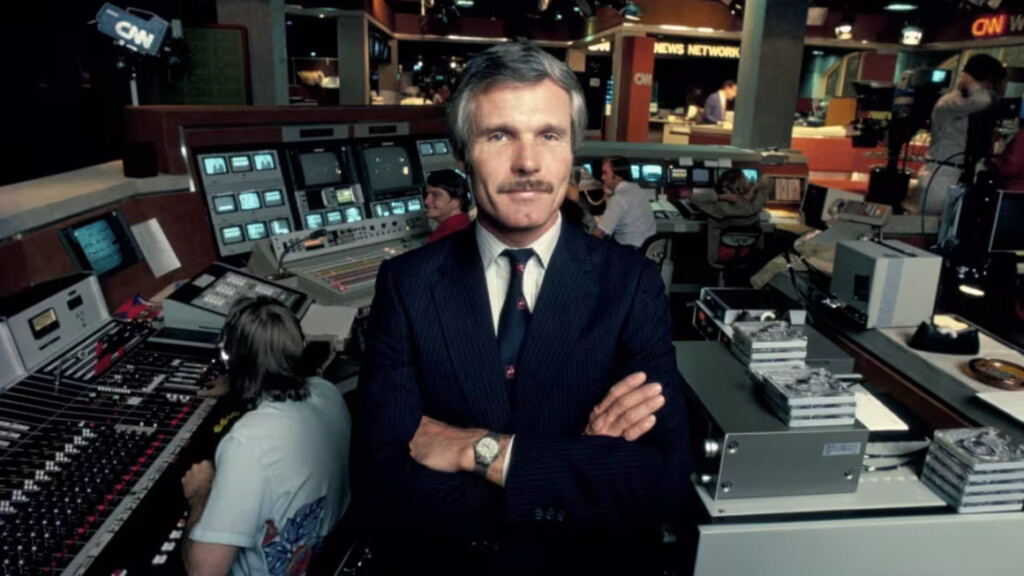 Ted Turner apostó por un canal que transmitiera noticias las 24 horas, rompiendo los esquemas tradicionales