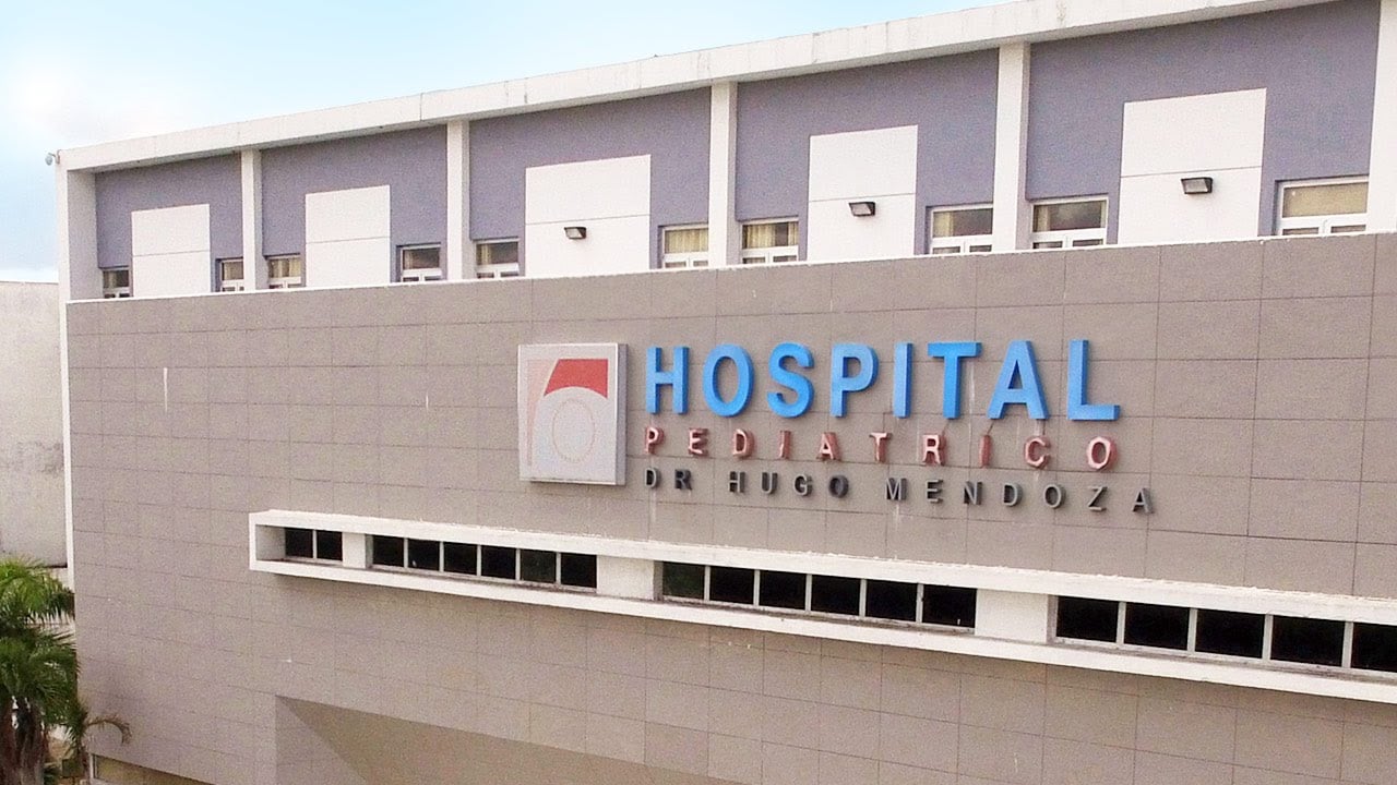 ¿Por qué hopital Hugo Mendoza suspedió personal médico?