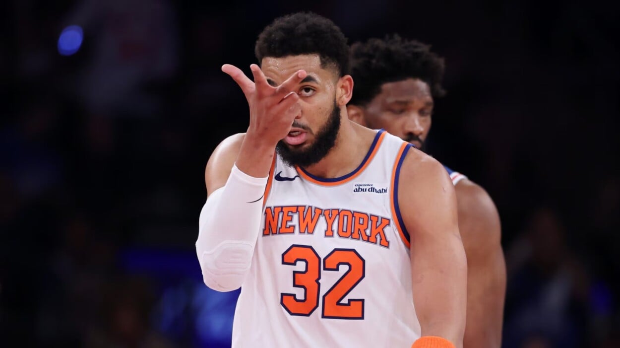 Knicks arrollan a Sixers con juego casi perfecto