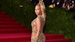 La Met Gala regresa con Beyoncé, lujo y polémica por el patrocinio de Jeff Bezos
