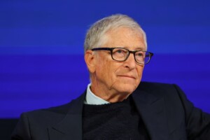 Estos son las tres profesiones que sobrevivirán a la IA, según Bill Gates