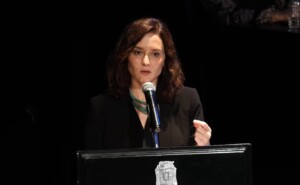 Ayuso suspende su viaje a México y no asistirá a los Premios Platino en medio de tensiones diplomáticas