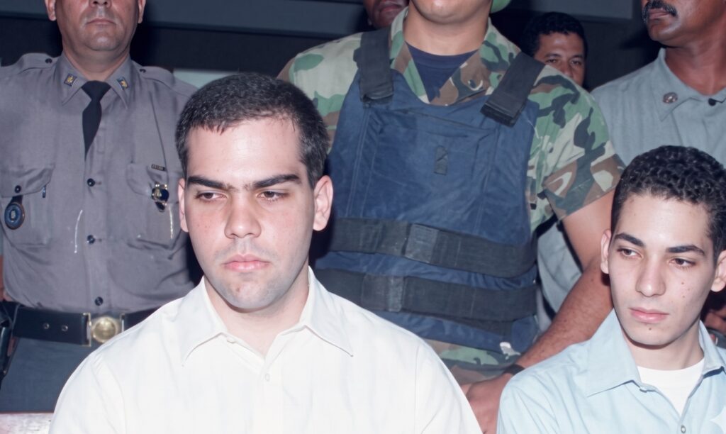 Mario José Redondo Llenas y Juan Manuel Moliné, en una imagen de archivo correspondiente a los primeros días del proceso judicial por el caso Llenas Aybar. Archivo.