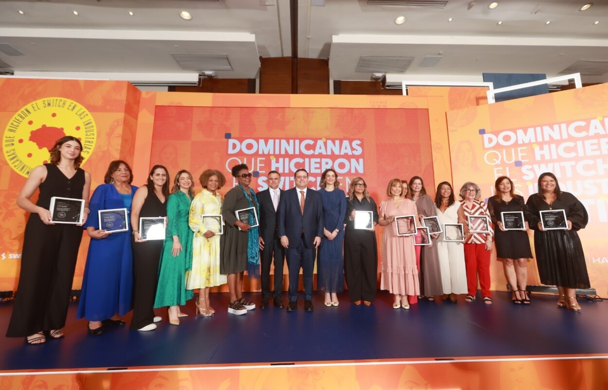 Publican libro sobre dominicanas en las Industrias Creativas