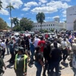 Miles marchan hacia la presa de Sabaneta contra la explotación minera en San Juan