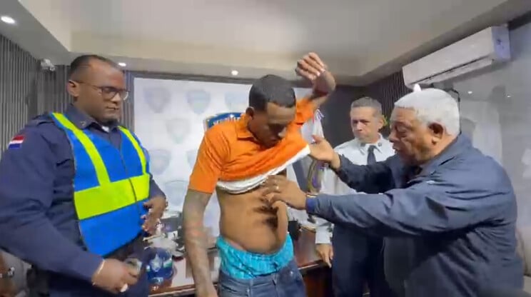 Se entrega Cambumbito vinculado a muerte de hombre en ensanche Luperón