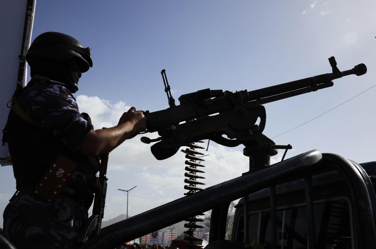 EE.UU. apunta a contactos entre China e Irán para venta de armas