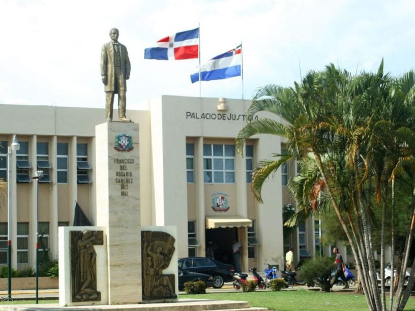 Hombre muere tras ingerir insecticida frente al Palacio de Justicia en San Juan